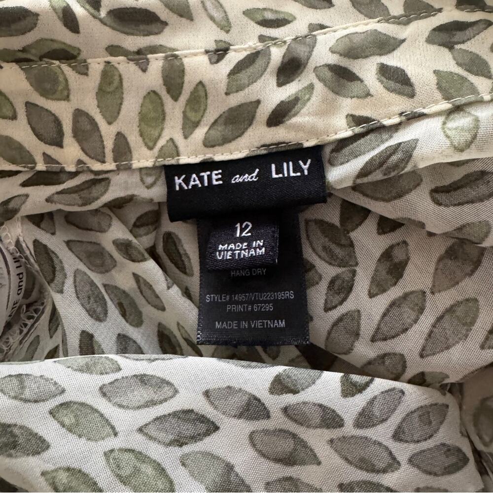 Kate and Lily leaf print long sleeve tired maxi dress, size 12 - Picture 4 of 10